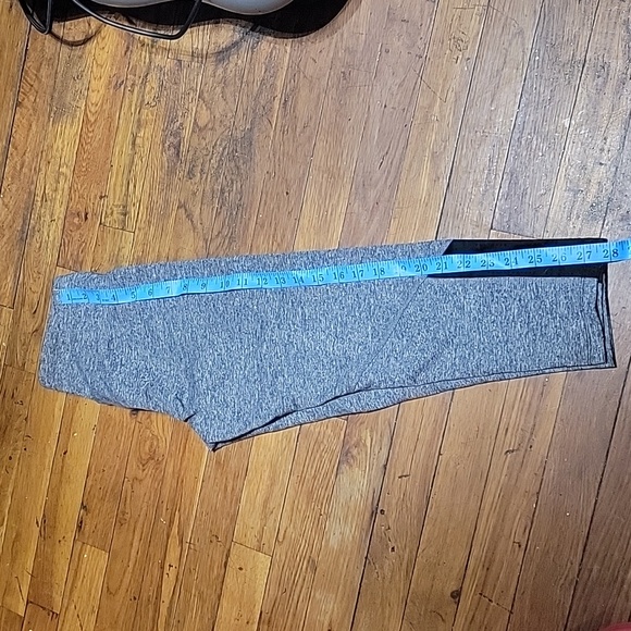 Champion capri size s color gray and black good condition - Picture 8 of 10